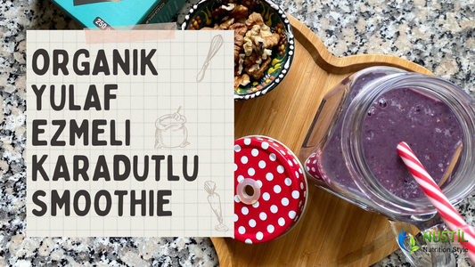 Organik Yulaf Ezmeli ve Karadutlu Smoothie