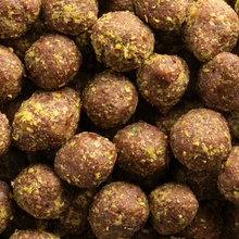 Görseli Galeri görüntüleyiciye yükleyin, NUSTİL Glutensiz Antep Fıstıklı Meyve Topları 90g
